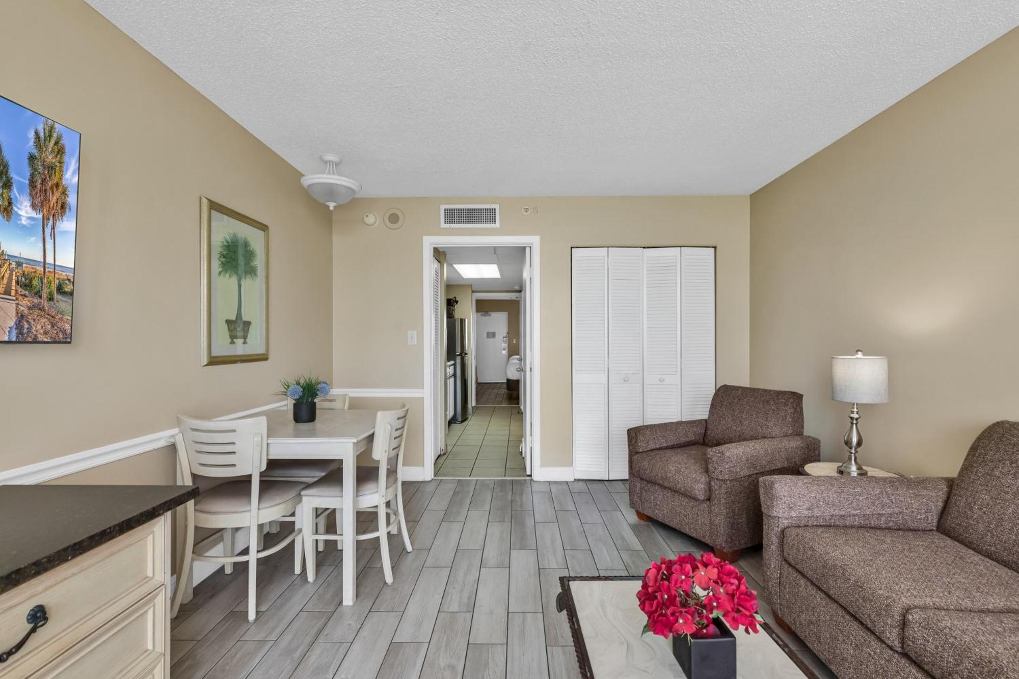 Oceanfront Condo Camelot By The Sea Myrtle Beach Exterior photo